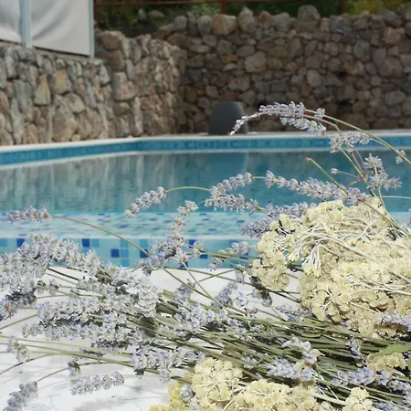 Nora & Lucija バスカ