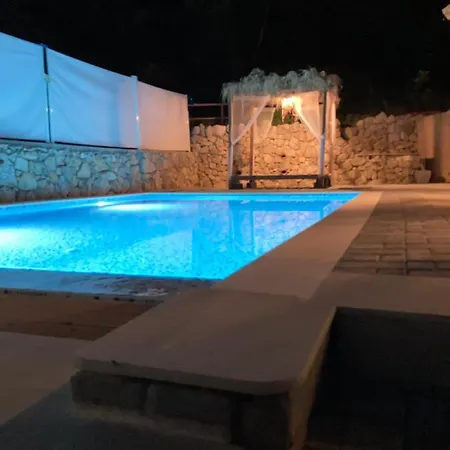 Nora & Lucija Baška